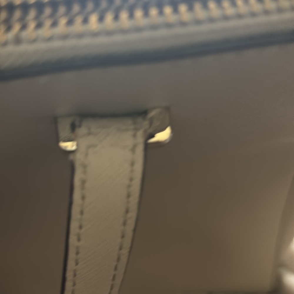 Kate Spade purse. This is a purse that can be rehabbed. - Picture 11 of 16